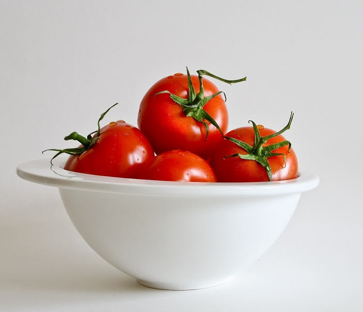 Belles tomates rouges pour faire une sauce