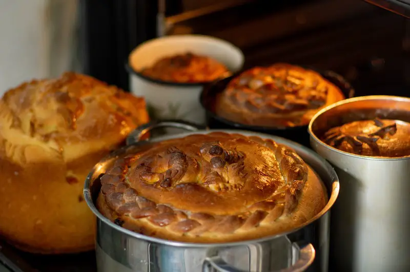 gâteaux qui cuisent dans le four