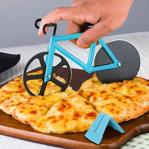 Guillala Coupe-Pizza De Vélo Roue De Coupe Antiadhésive Coupe-Pizza De Vélo avec Support pour Cadeau De Gadget De Cuisine Cool 