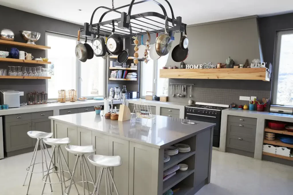 Une cuisine spacieuse et fonctionnelle